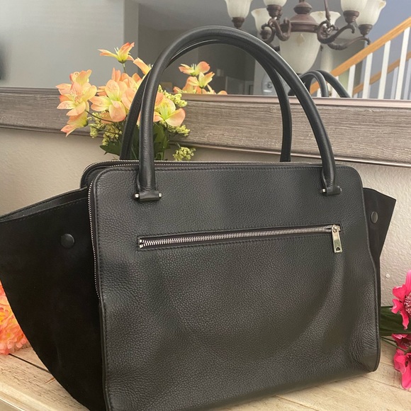 SOLD Auth Celine Trapeze Zipped Handbag - Picture 5 of 13